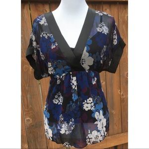 Daisy Fuentes kimono style top